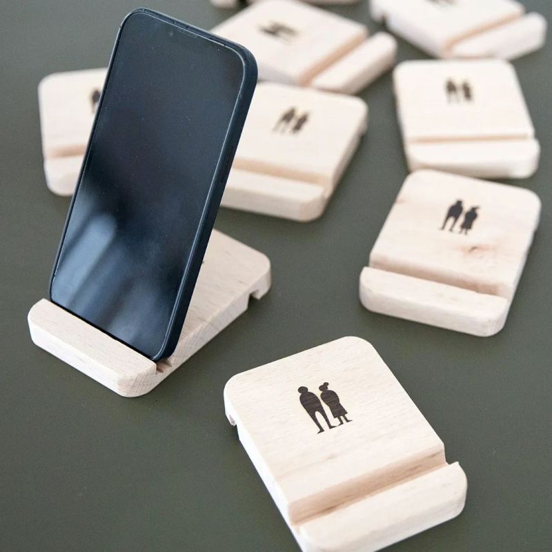 Le support de téléphone et tablette en bois de hêtre massif PAïSAN