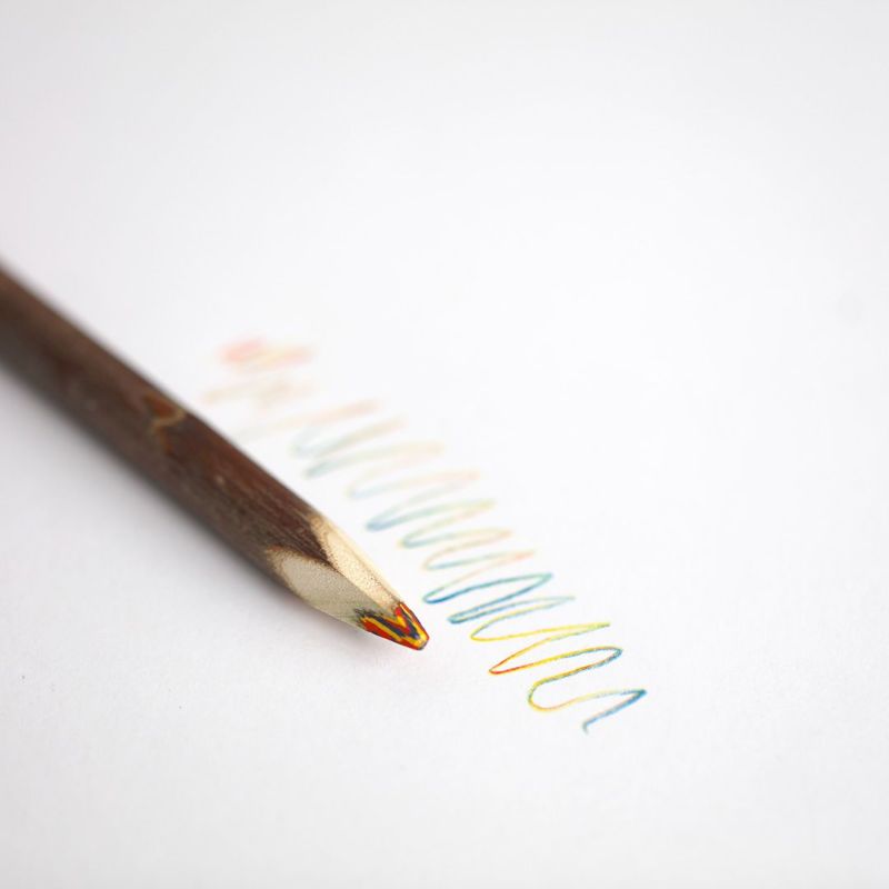 Le crayon multi-couleurs en bois d'osier 20 cm PAïSAN