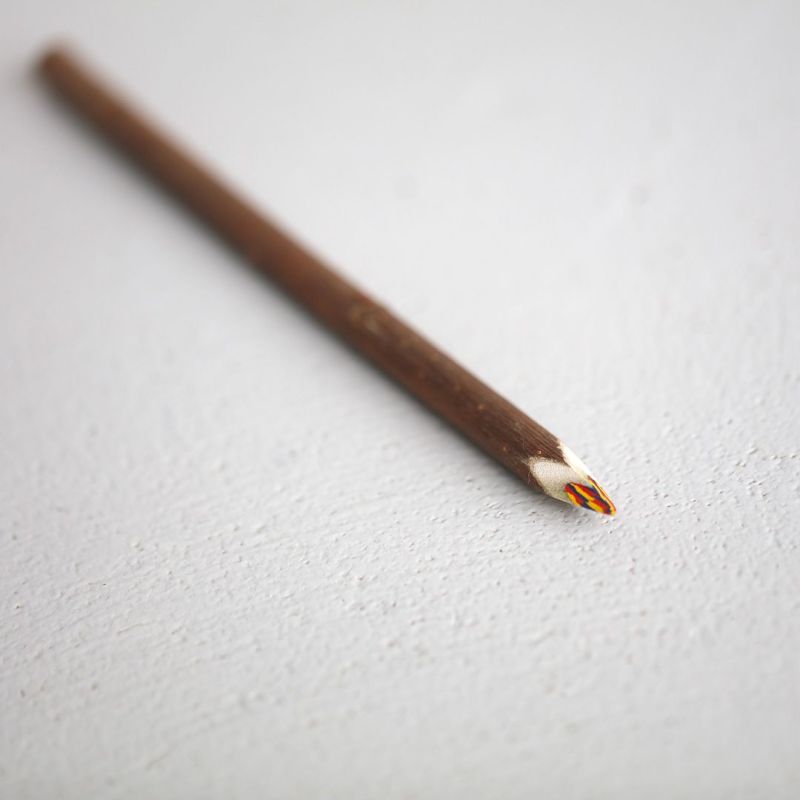 Le crayon multi-couleurs en bois d'osier 20 cm PAïSAN