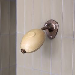 Savon de Marseille rotatif à fixer au mur