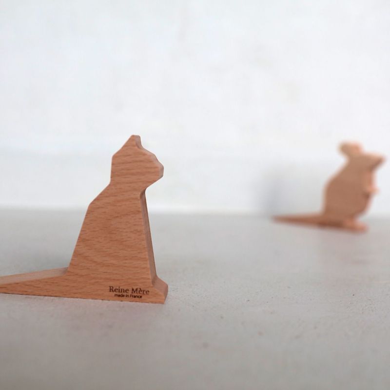 PAïSAN - Cale porte Sachat le chat de Reine Mère